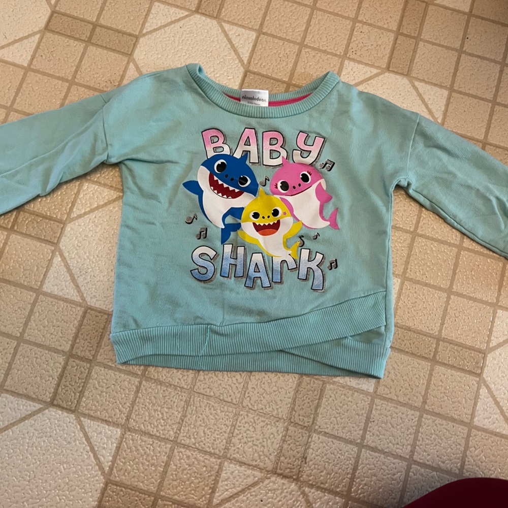 3T Baby Shark sweatshirt